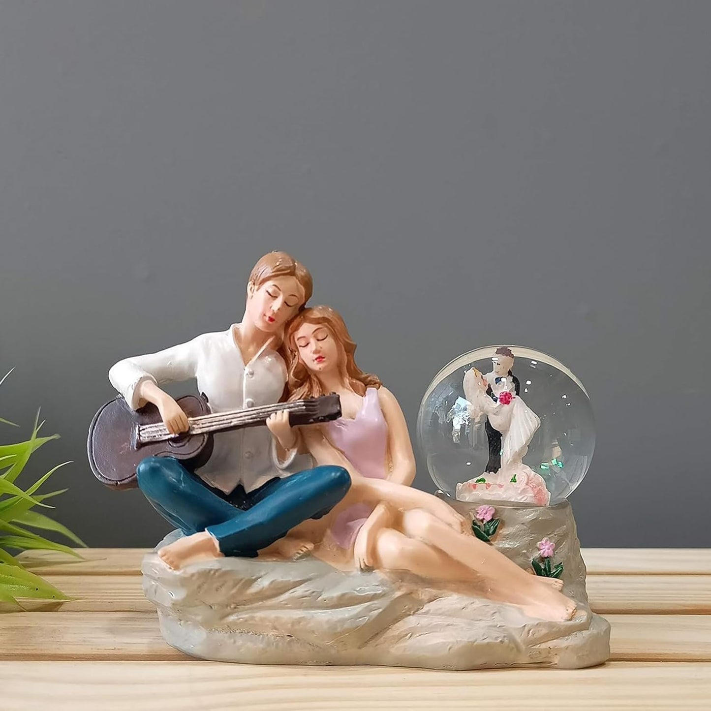 Romantic Love Couple Glass Ball Miniature Statue Showpiece