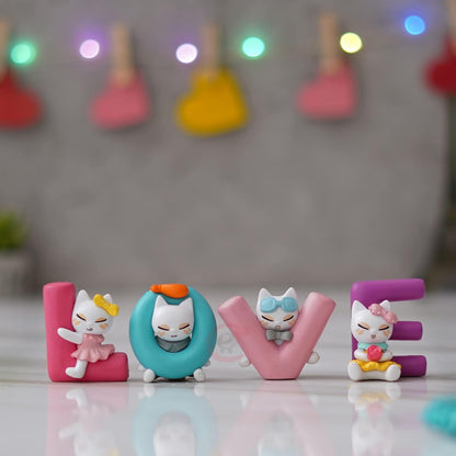 Resin Love Animated Characters Decorative Showpiece for Valentines Day
