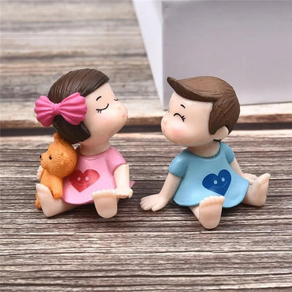 Romantic Kissing Miniature Showpiece for Valentine Day
