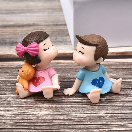Romantic Kissing Miniature Showpiece for Valentine Day