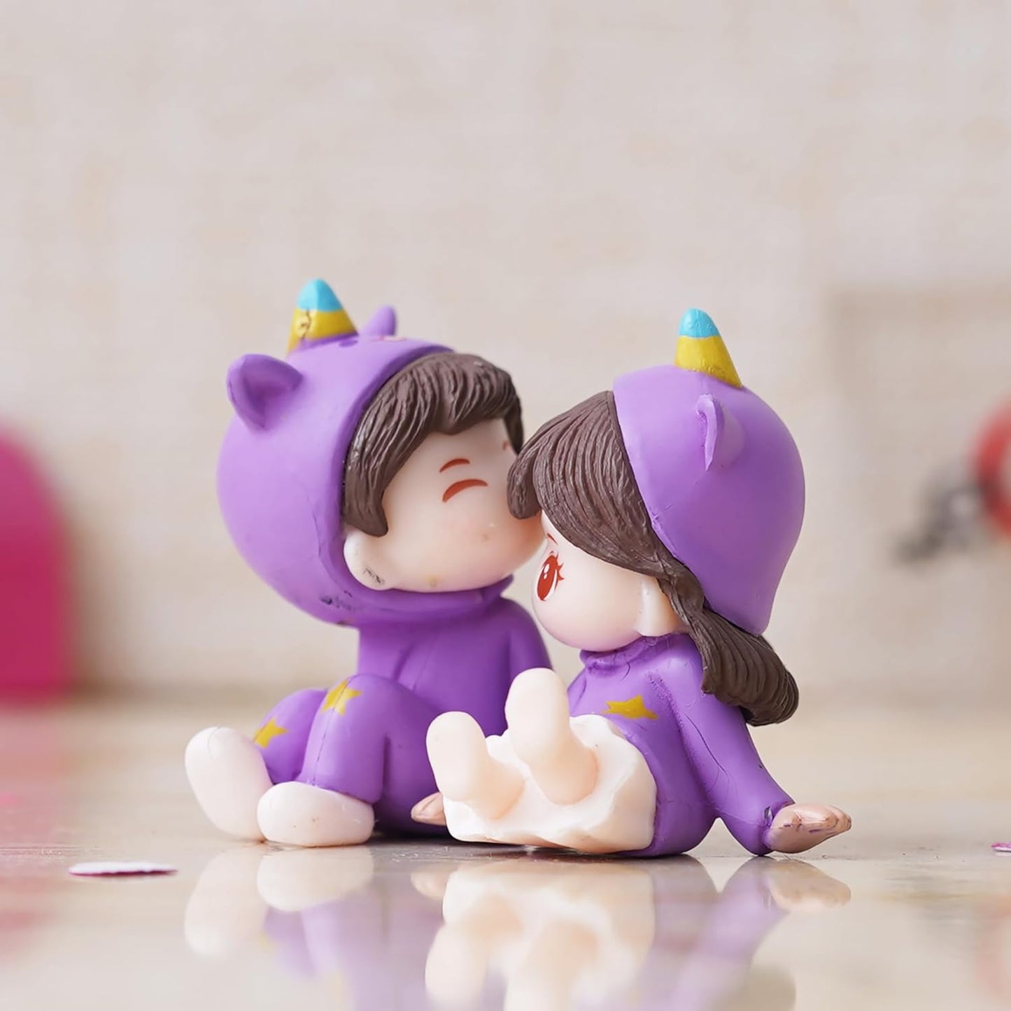 Purple Miniature Romantic Couple Statue Boy Kissing Girl Forehead Decorative Showpiece